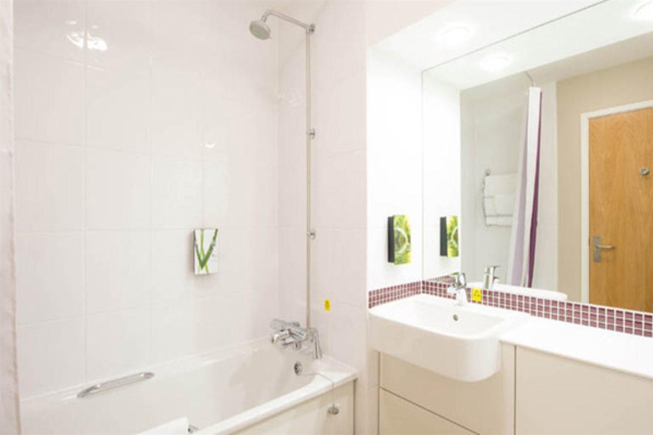 Premier Inn Warrington South Eksteriør billede