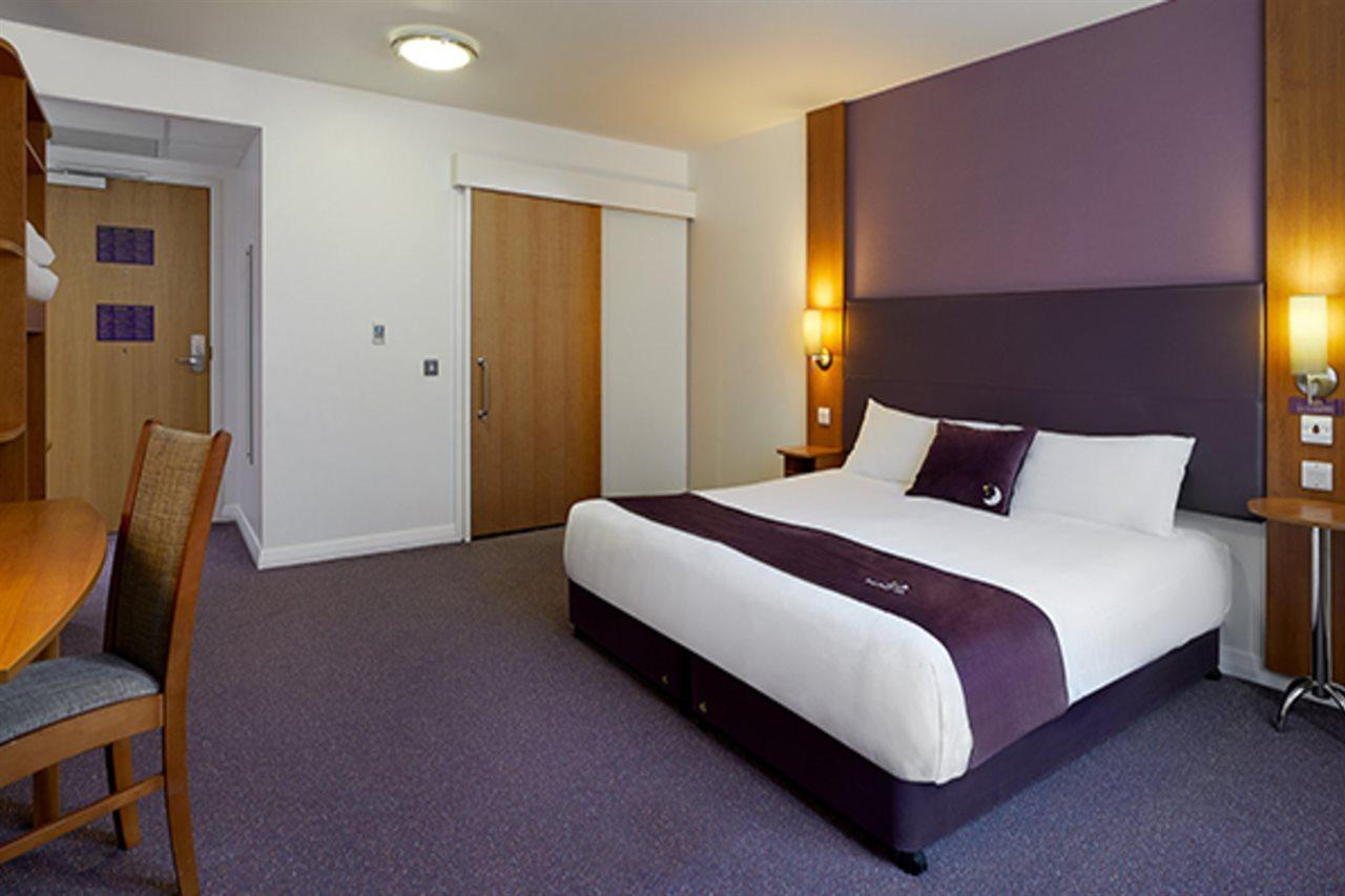 Premier Inn Warrington South Eksteriør billede
