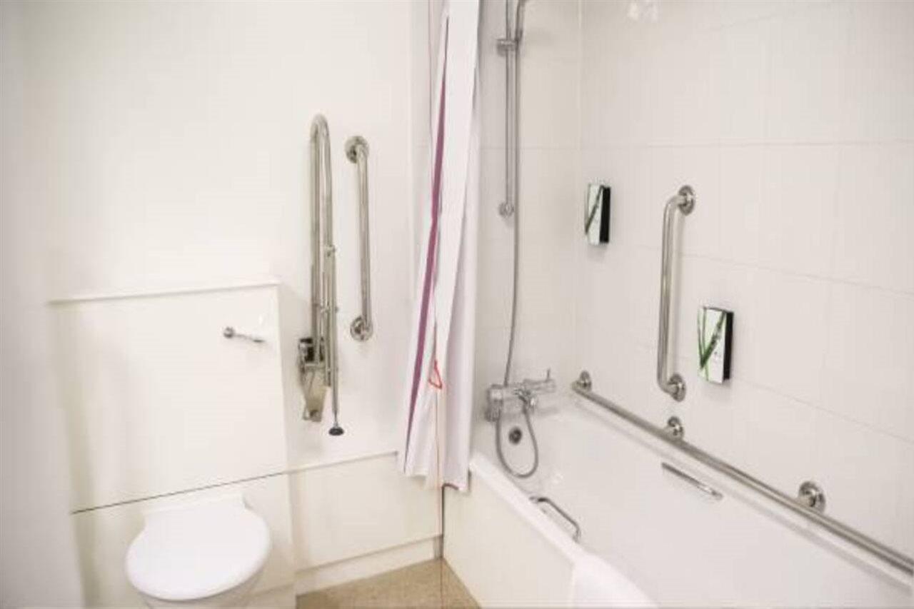 Premier Inn Warrington South Eksteriør billede