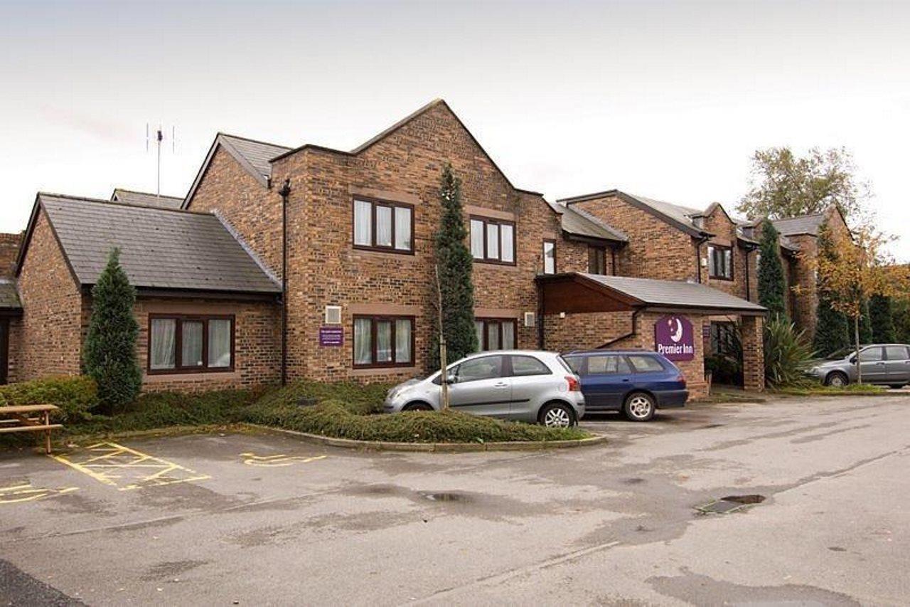 Premier Inn Warrington South Eksteriør billede